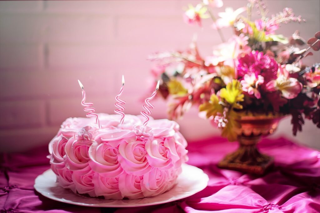 cake, candles, bithday cake, birthday candles, dessert, pastry, flower wallpaper, nature, flower background, birthday celebration, happy birthday, party, beautiful flowers, birthday party, celebration, flowers
