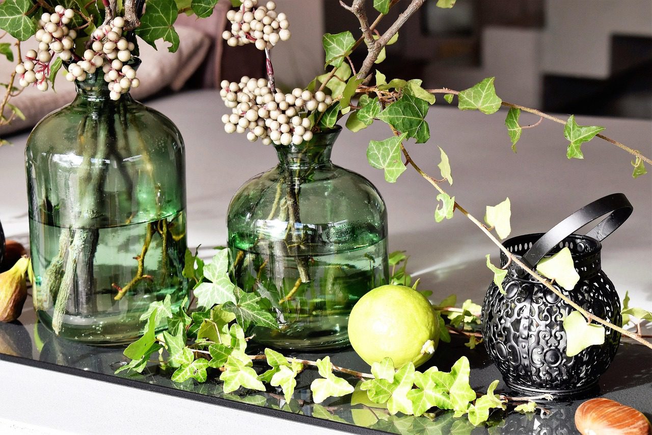 deco, decoration, table decorations, vases, glass, lamps, fruit, ivy, green, decorative, floral arrangement